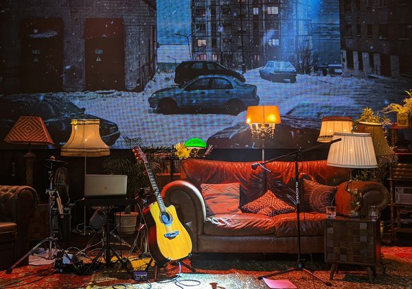 How to Set Up a Home Recording Booth with Professional Acoustics on a Budget?